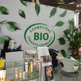 stand-cosmebio-pharmagora-cosmetiques-bio